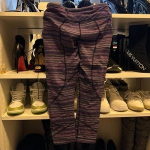 LuLulemon purple striped legging cropped side pockets